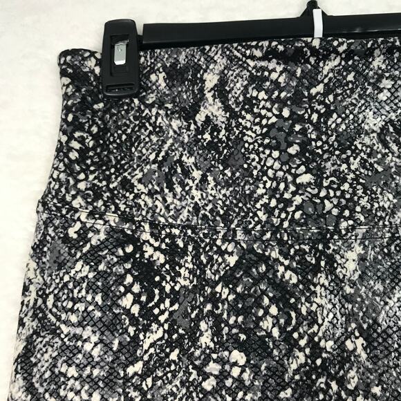 Spanx‎ Leggings Womens Large Gray Faux Leather Snake Shine Compression 20324R - Picture 8 of 16